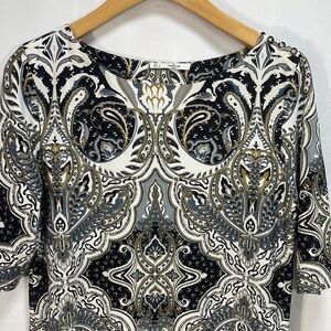 Griffin Paris paisley print short sleeve boat, neck button shoulder jersey dress